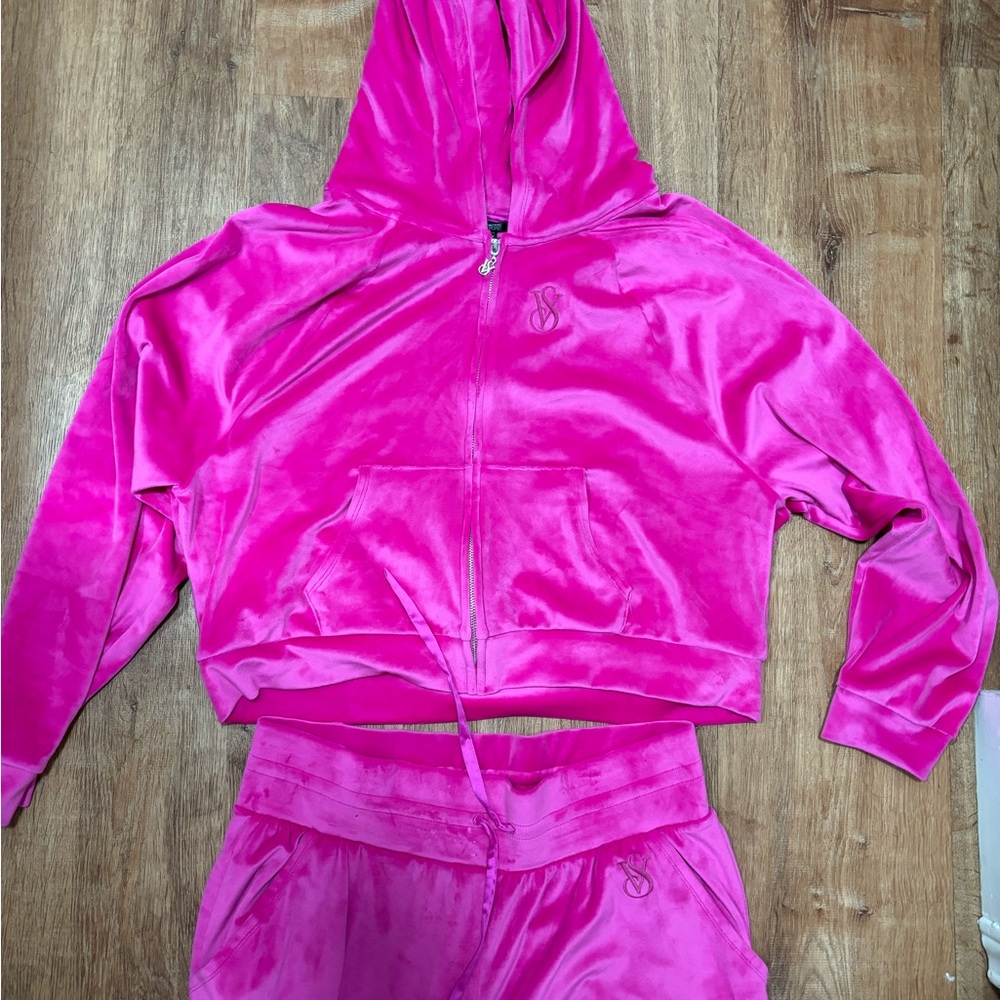 Victoria’s Secret velvet pink set in size large